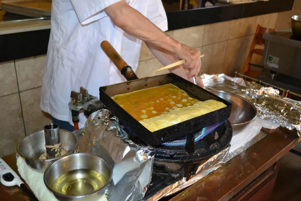 朝食時板前が目の前で焼く玉子焼き3