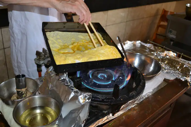 朝食時板前が目の前で焼く玉子焼き4