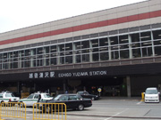 ۸1