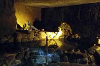 本陣の洞窟風呂