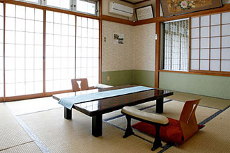 観泉荘こまやの客室の一例